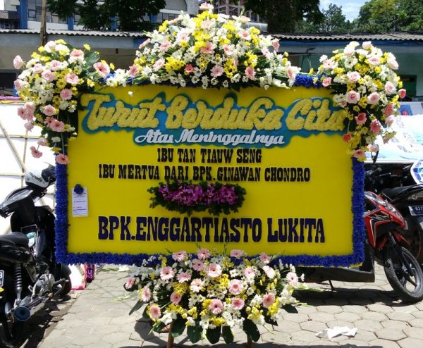 bunga duka, bunga duka cita murah di bandung, bunga papan bandung, Bunga Papan Turut Berduka Cita Bandung, Duka cita bunga, duka cita di bandung, duka cita murah, duka cita murah bandung, karangan bunga duka cita, karangan dukacita, krans duka cita, Papan bunga bandung, rangkaian duka.